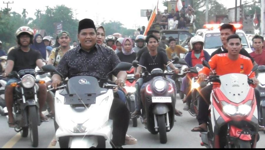 Melihat Dodi SPBU dan Ribuan Warga Saat 3 Putri Keramat Dubalang Hitam Raih Juara di Tepian Narosa
